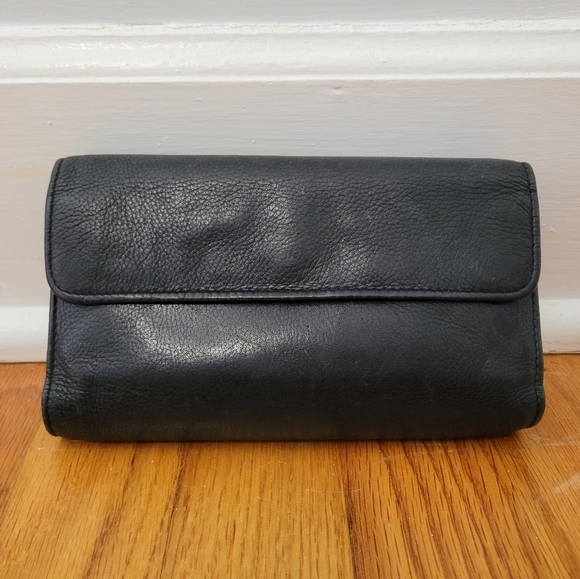 Wilson's‎ Black Leather Women's Wallet with Coin Purse Pocket Lots of Card Slots - Picture 1 of 14